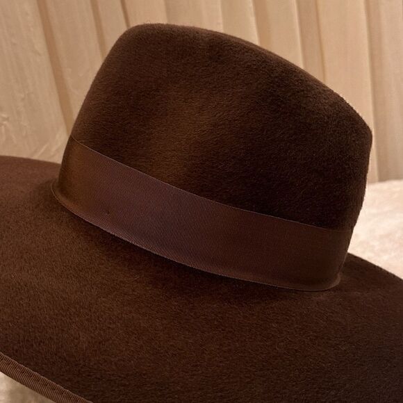 Authentic Gucci Hat✨ - Picture 2 of 9